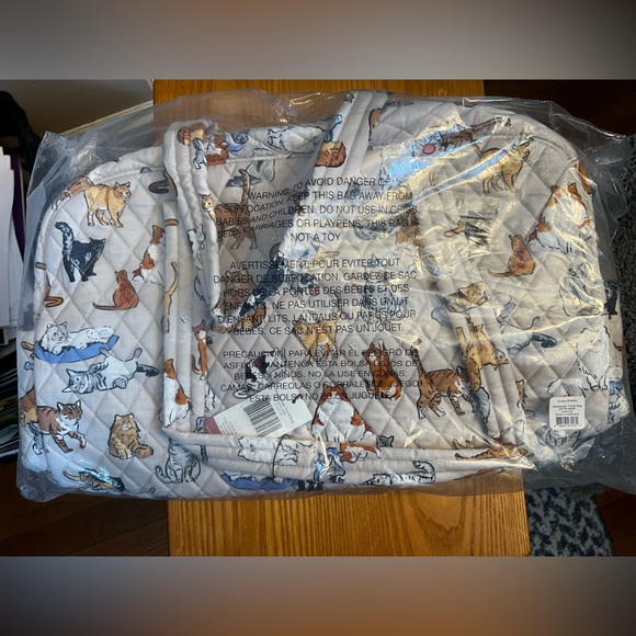 Vera Bradley Weekender Travel Bag A Cat’s Life - Picture 14 of 16